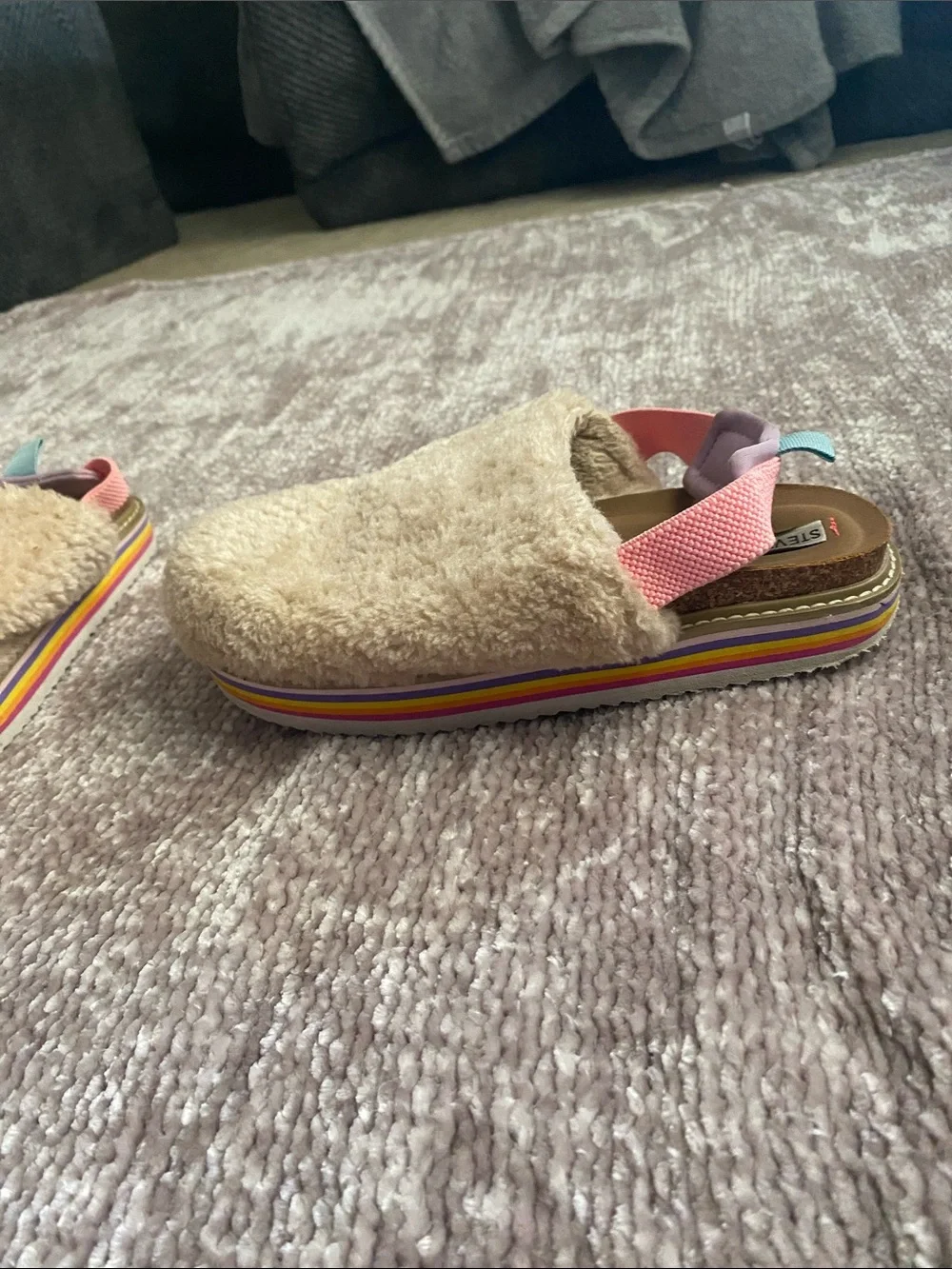Steve Madden Beige Fuzzy Kids Slip-On Clogs